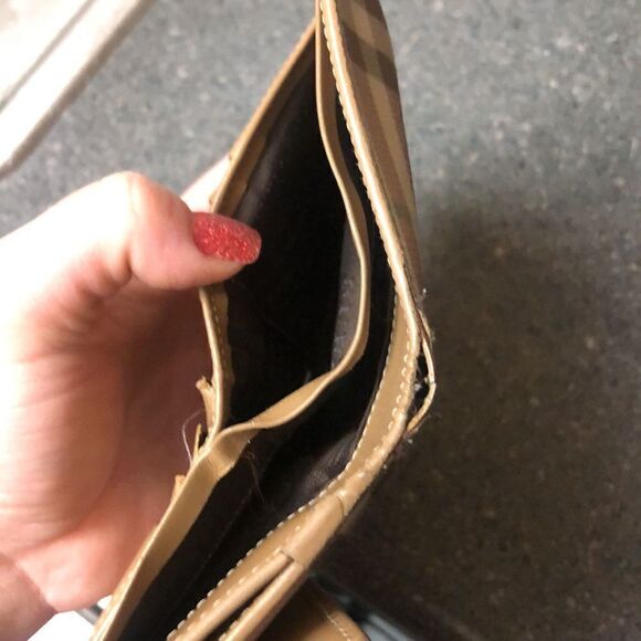 Authentic Burberry Pink Vintage Small Wallet - Picture 5 of 7